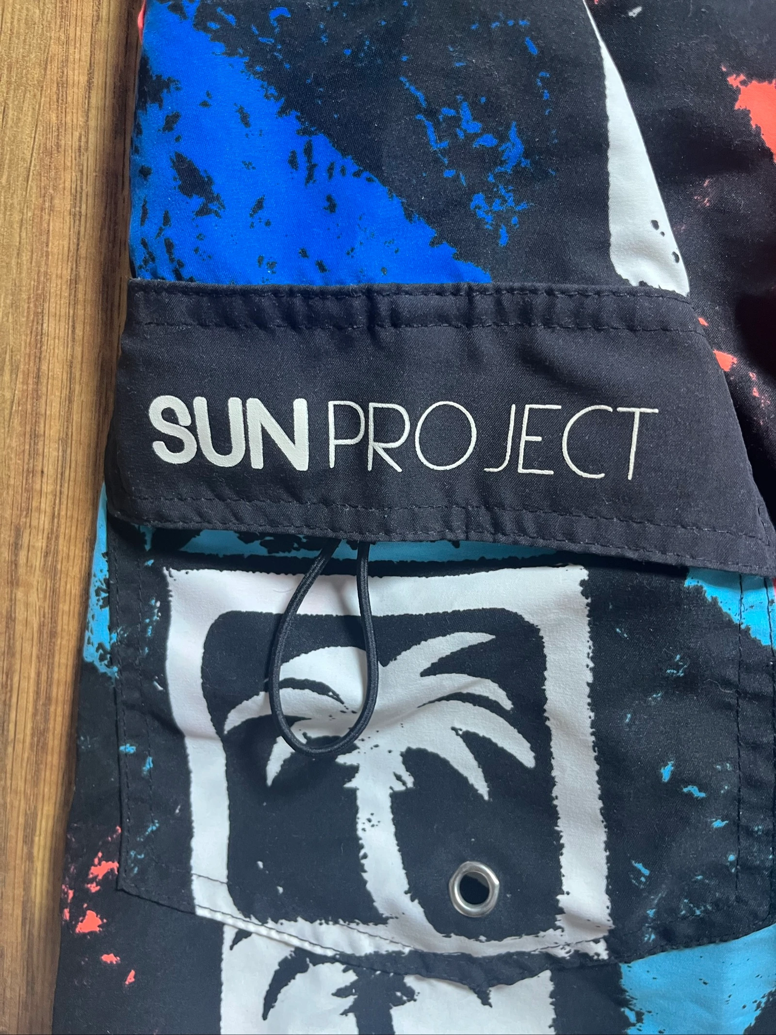 Black boardshorts with geometric palm tree triangle print - Sun Project - Size M - very good condition – photo 5